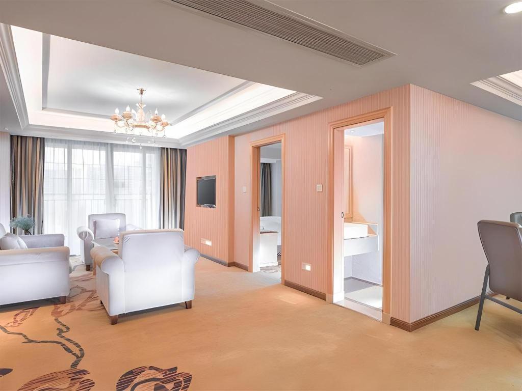 เวียนนา ฉิงหยวน ไท่เหอ แอนเชียน เคฟ ซีเนติค แอเรีย Hotel ชิงหยวน ภายนอก รูปภาพ
