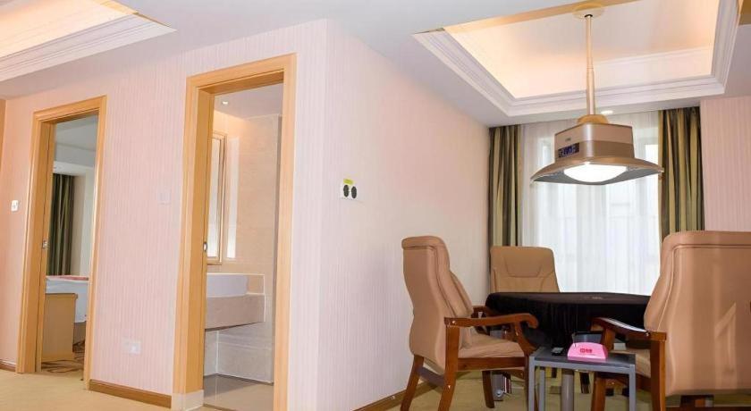 เวียนนา ฉิงหยวน ไท่เหอ แอนเชียน เคฟ ซีเนติค แอเรีย Hotel ชิงหยวน ภายนอก รูปภาพ